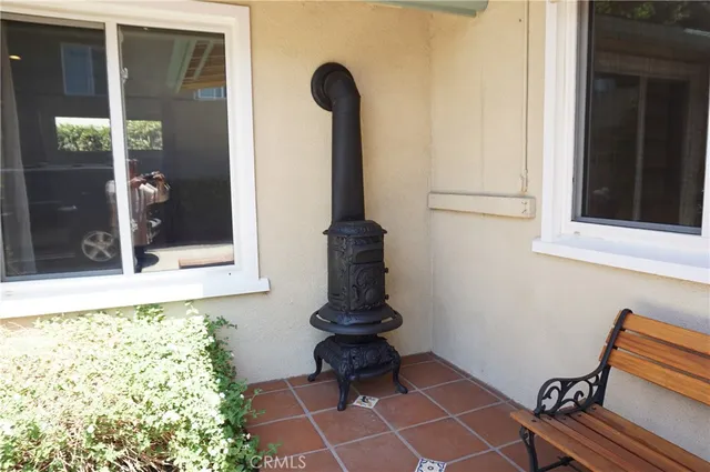 a view of a yard in front of house