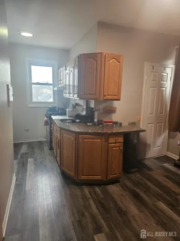 $2,200 | 421 River Drive, Unit 2, Elmwood Park, NJ 07407