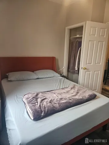 $2,200 | 421 River Drive, Unit 2, Elmwood Park, NJ 07407