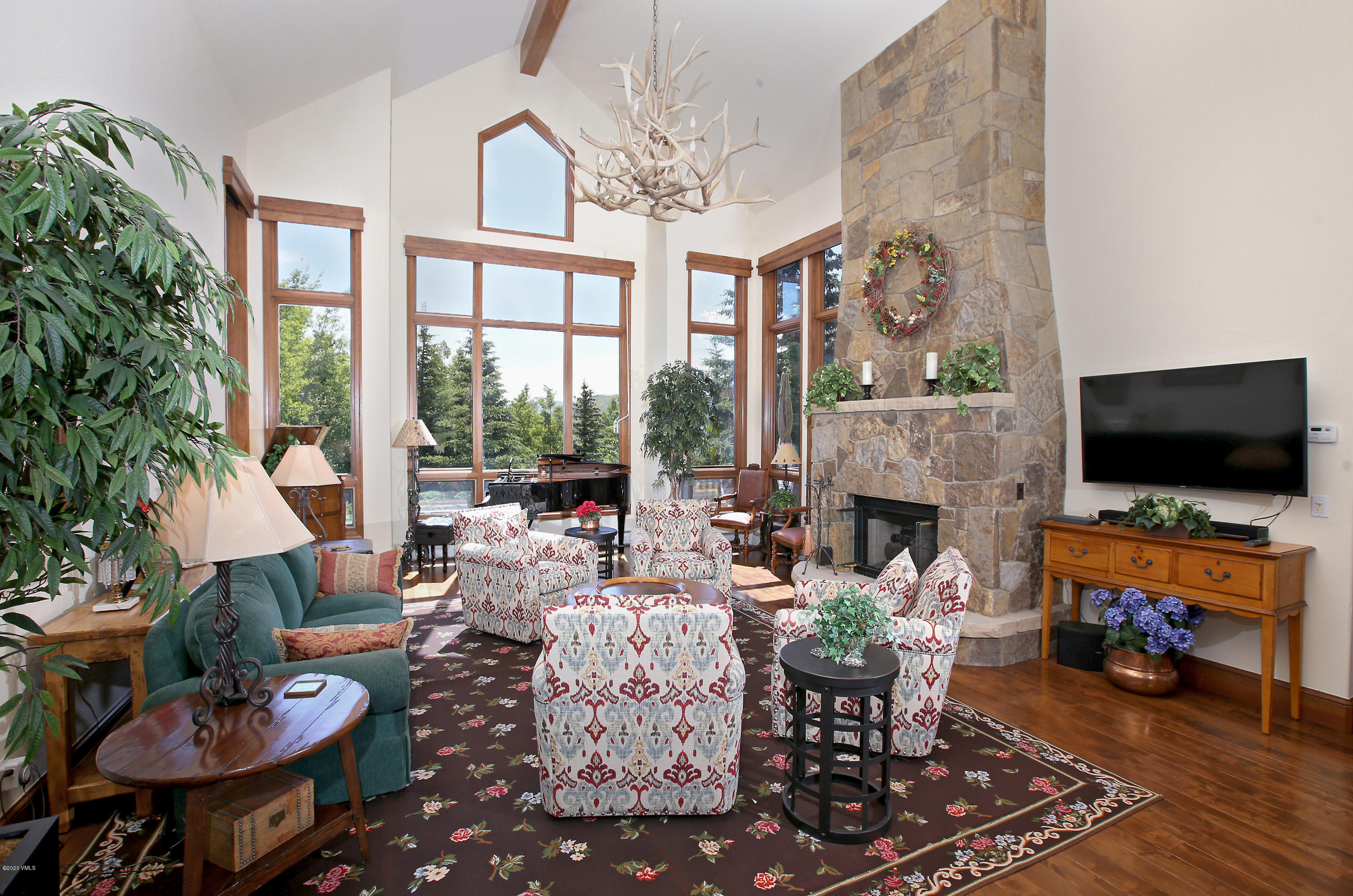 79 Rodeo Drive Edwards, CO 81632 - Photo 8 of 48 79_rodeo_living_1