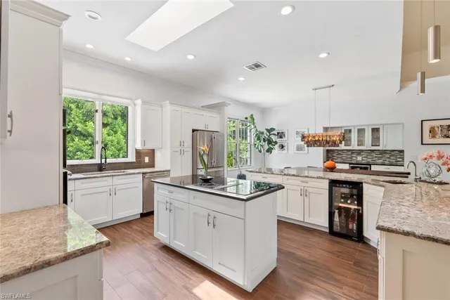 $2,399,999 | 5730 Golden Gate Parkway, Naples, FL 34116