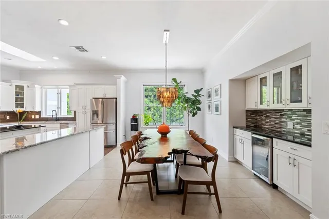 $2,399,999 | 5730 Golden Gate Parkway, Naples, FL 34116