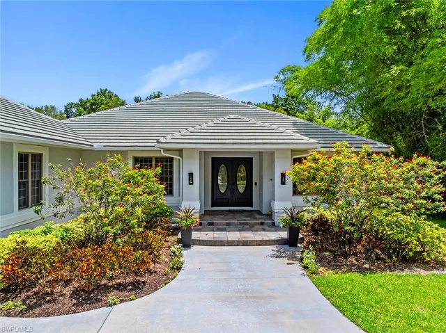 $2,399,999 | 5730 Golden Gate Parkway, Naples, FL 34116