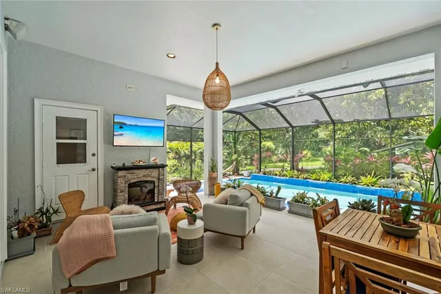 $2,399,999 | 5730 Golden Gate Parkway, Naples, FL 34116