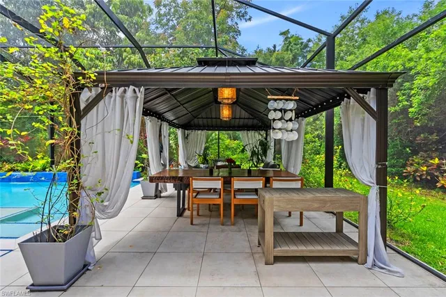 $2,399,999 | 5730 Golden Gate Parkway, Naples, FL 34116