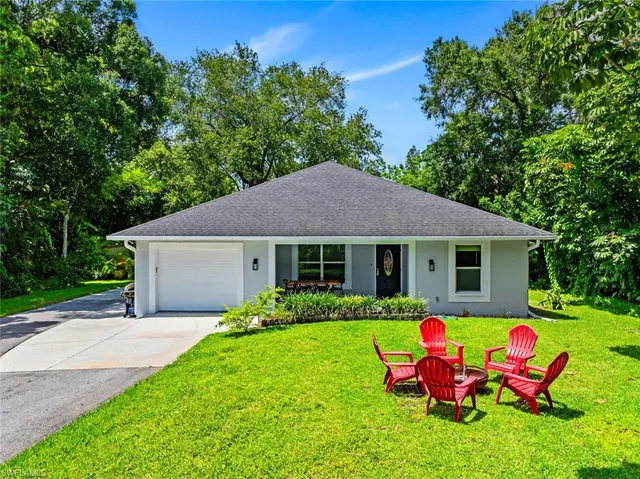 $2,399,999 | 5730 Golden Gate Parkway, Naples, FL 34116