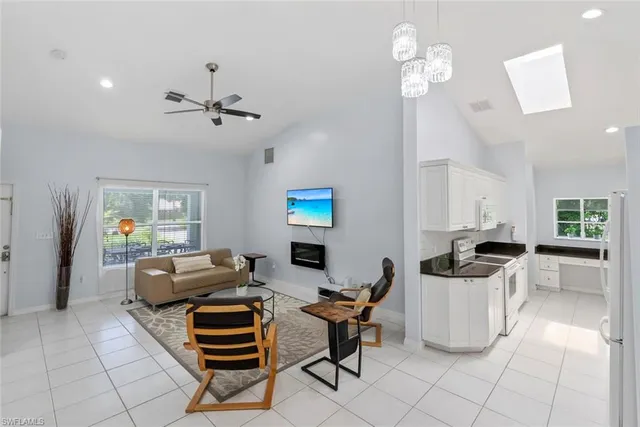 $2,399,999 | 5730 Golden Gate Parkway, Naples, FL 34116