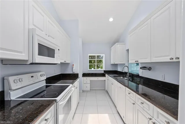 $2,399,999 | 5730 Golden Gate Parkway, Naples, FL 34116