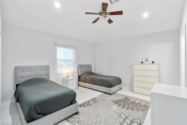 $2,399,999 | 5730 Golden Gate Parkway, Naples, FL 34116