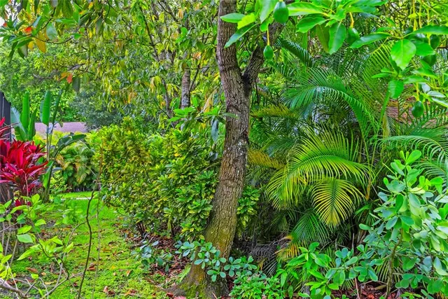 $2,399,999 | 5730 Golden Gate Parkway, Naples, FL 34116