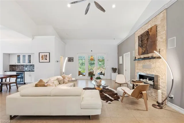 $2,399,999 | 5730 Golden Gate Parkway, Naples, FL 34116