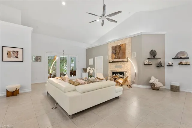$2,399,999 | 5730 Golden Gate Parkway, Naples, FL 34116