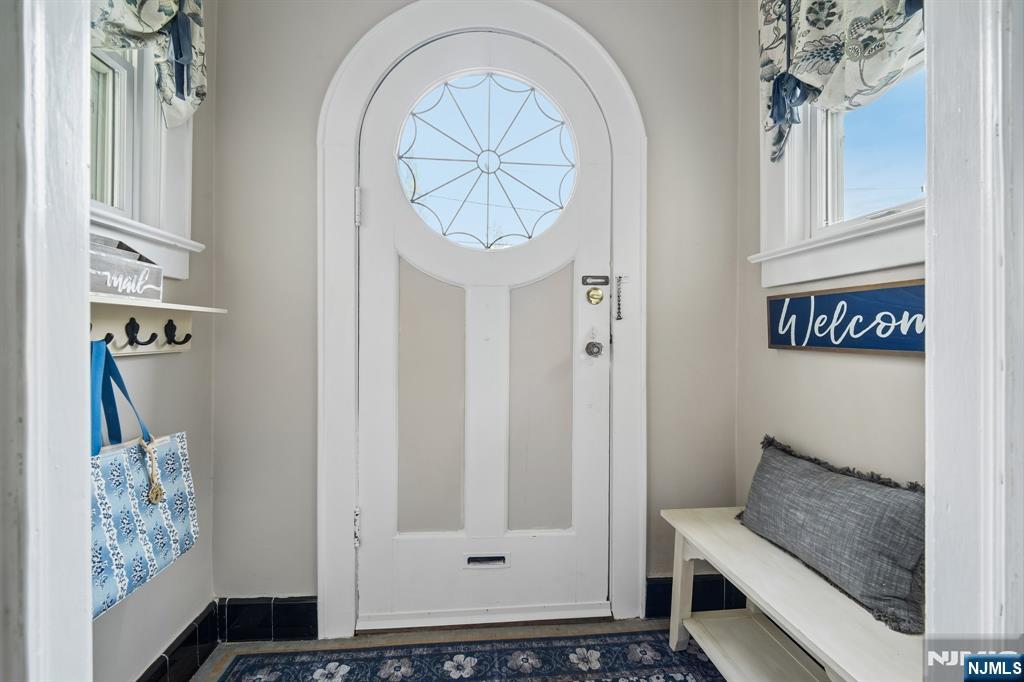 333 Bogert Avenue Ridgewood, NJ 07450 - Photo 4 of 48