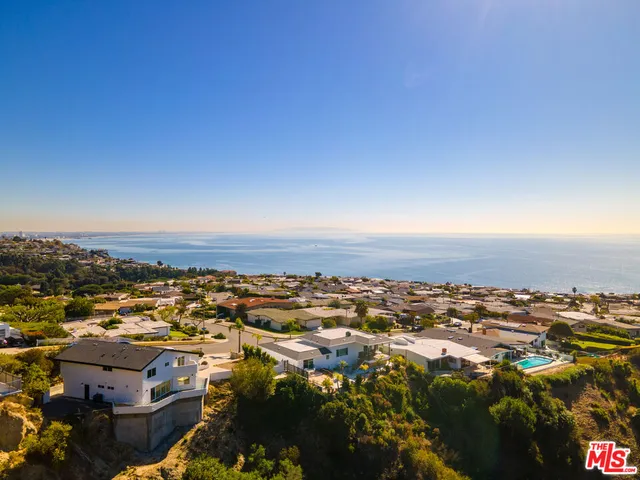 $2,700,000 | 3447 Shoreheights Drive, Malibu, CA 90265