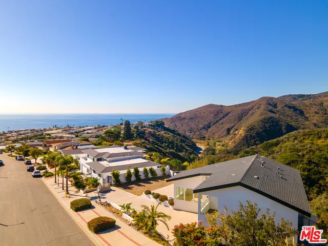 $2,700,000 | 3447 Shoreheights Drive, Malibu, CA 90265
