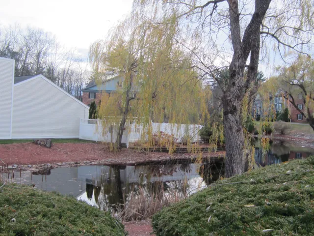 $1,800 | 14 Northbrook Drive, Unit 18, Manchester, NH 03102