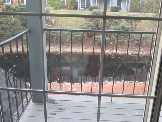 $1,800 | 14 Northbrook Drive, Unit 18, Manchester, NH 03102