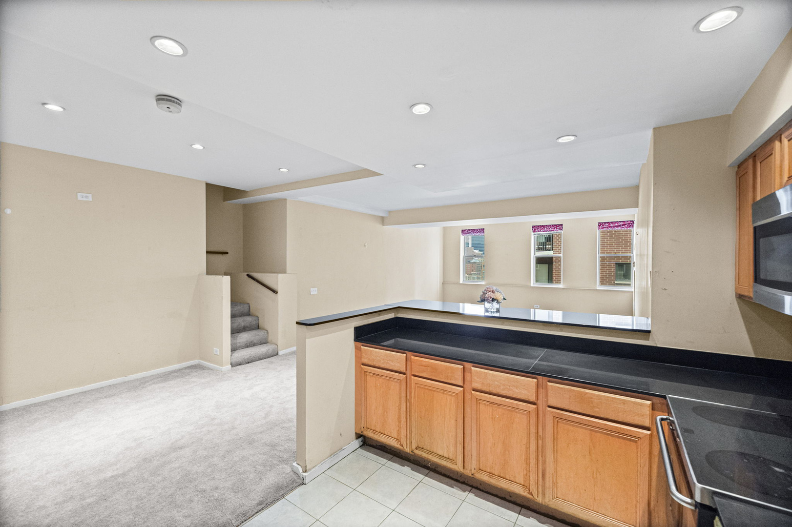 40 East 9th Street, Unit 1907 Chicago, IL 60605 - Photo 10 of 28