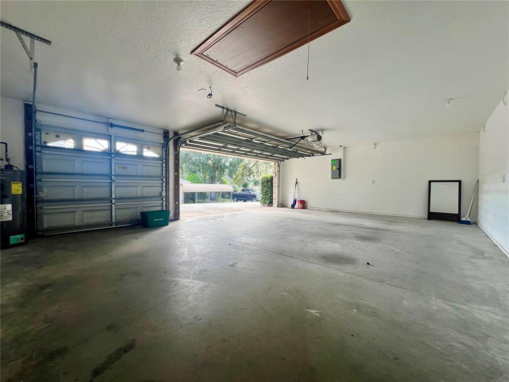1156 South Carpenter Avenue Orange City, FL 32763 - Photo 20 of 21 a view of a garage
