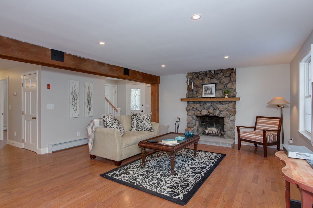 119 Walnut Hill Road Derry, NH 03038 - Photo 5 of 33 Gallery Image 5