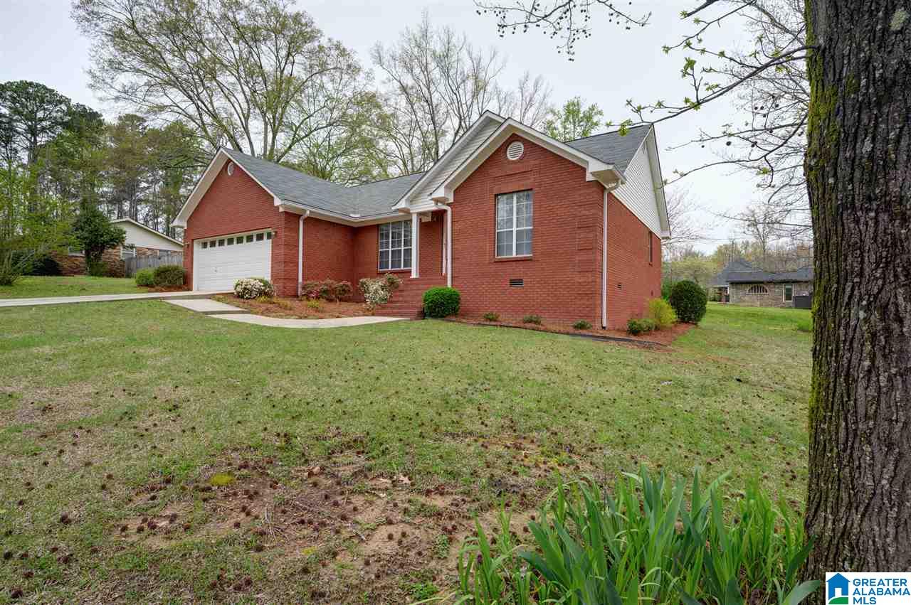 1309 Morningside Drive Southwest Cullman, AL 35055 - Photo 2 of 23