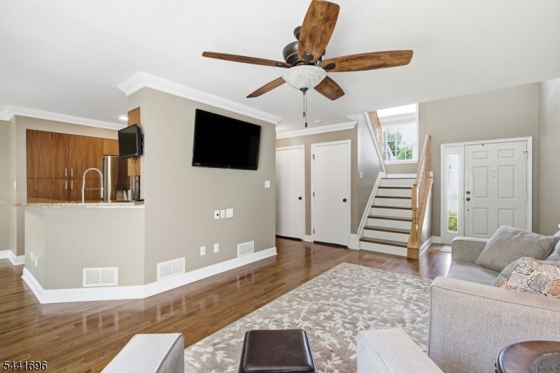 45 Weatherhill Road Hamburg, NJ 07419 - Photo 3 of 25