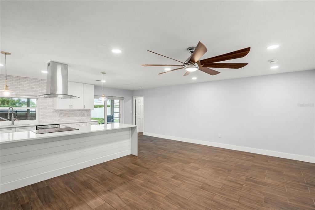 3405 South Lockwood Ridge Road Sarasota, FL 34239 - Photo 5 of 43