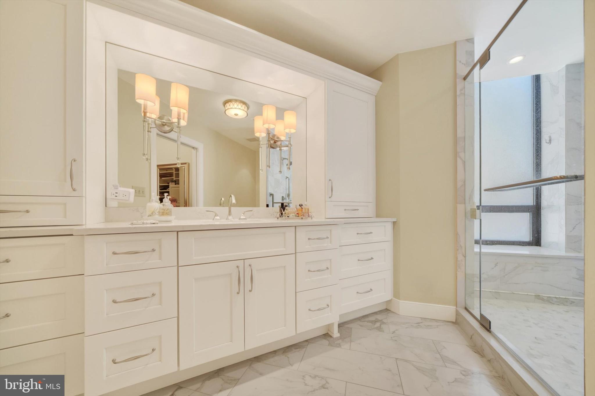 4001 Old Court Road, Unit 100 Pikesville, MD 21208 - Photo 25 of 37 ENSUITE PRIMARY BATH