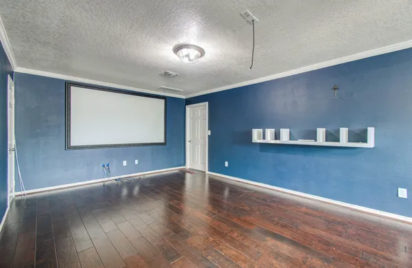 a view of livingroom with hardwood floor