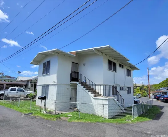 $2,200 | 1616 McGrew Lane, Honolulu, HI 96817