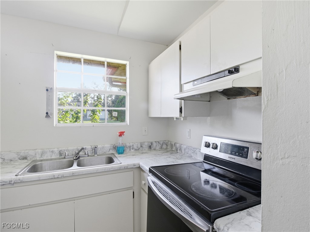 2802 2nd Street Southwest Lehigh Acres, FL 33976 - Photo 5 of 33