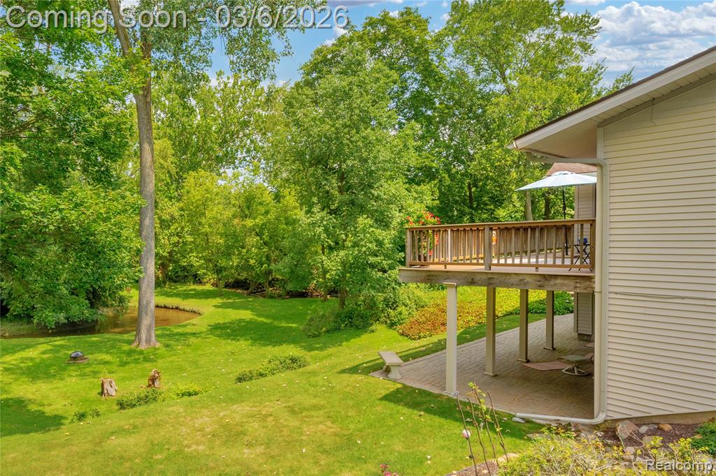 33420 Quaker Valley Road Farmington Hills, MI 48331 - Photo 3 of 32
