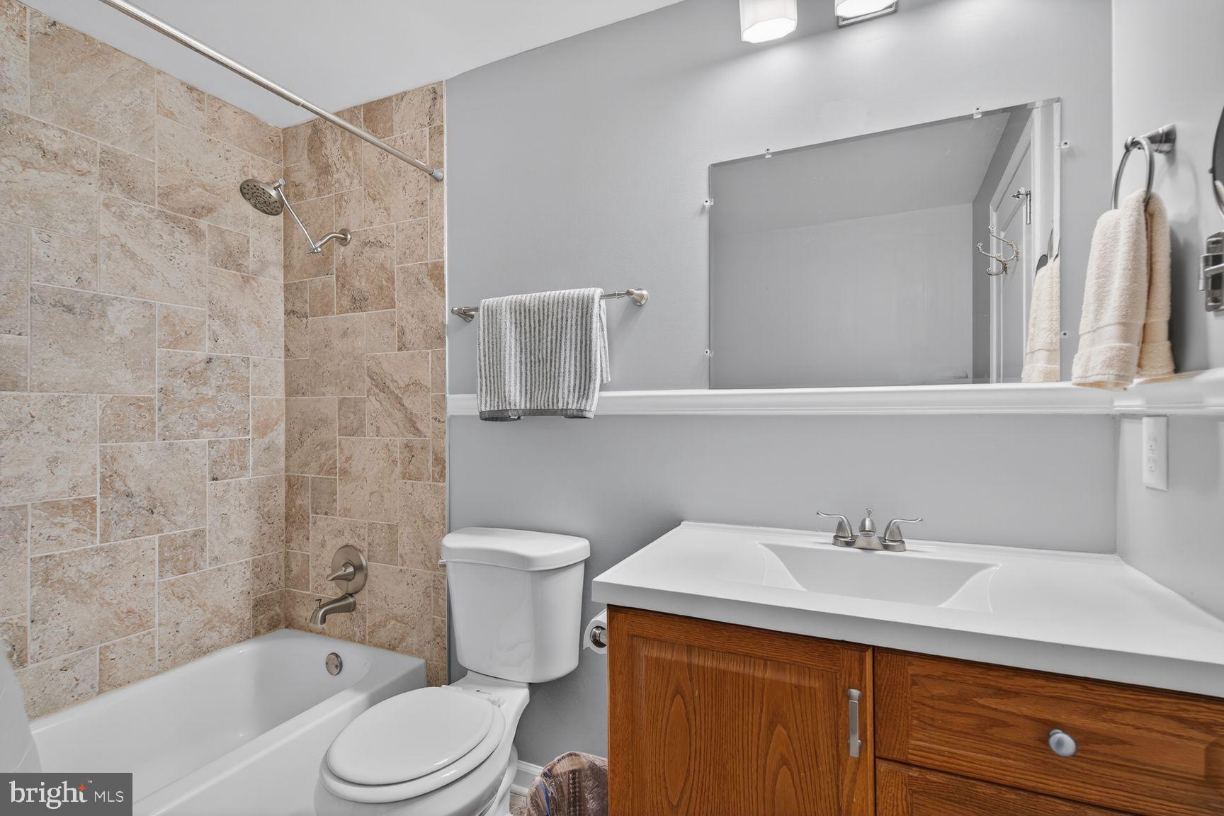 6811 Sydenstricker Road Springfield, VA 22152 - Photo 11 of 34