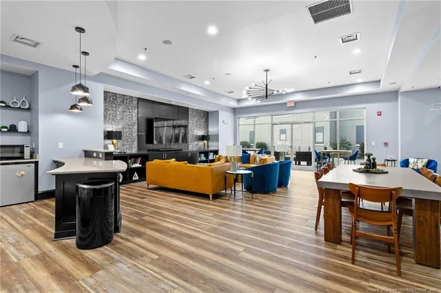 $430,000 | 222 Glenwood Avenue, Unit 208, Raleigh, NC 27603