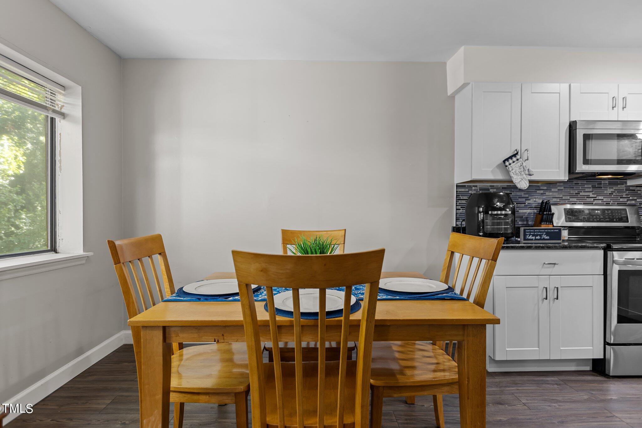 5022 Flint Ridge Place, Unit 5022 Raleigh, NC 27609 - Photo 6 of 35 6-web-or-mls-IMGL6796