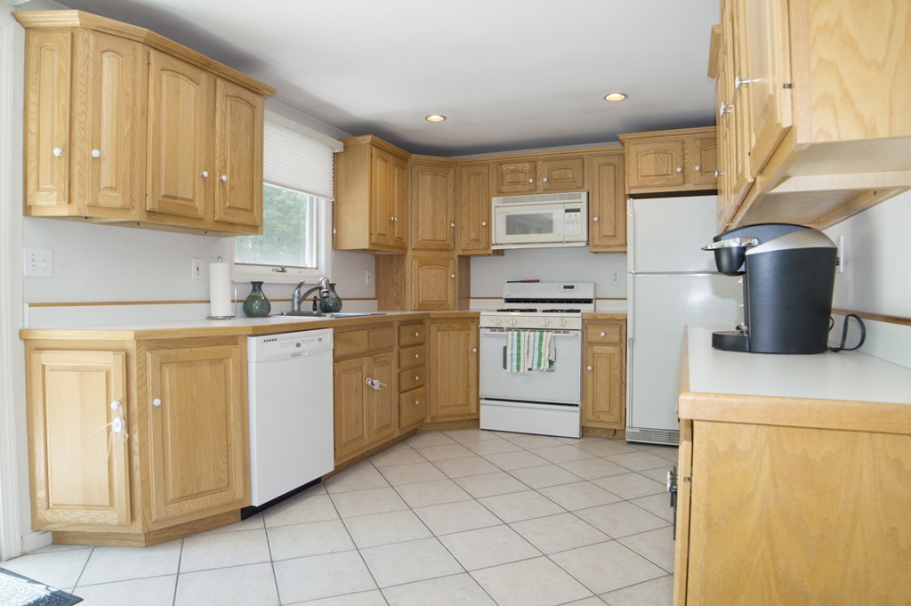 32 Duncan Road Stoughton, MA 02072 - Photo 5 of 21 Gallery Image 5