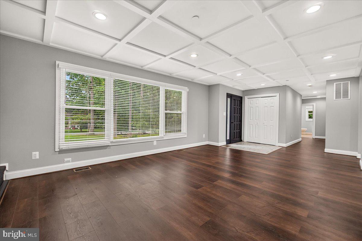 2683 Walston Road Mount Airy, MD 21771 - Photo 7 of 62 Spacious, light-filled entryway.
