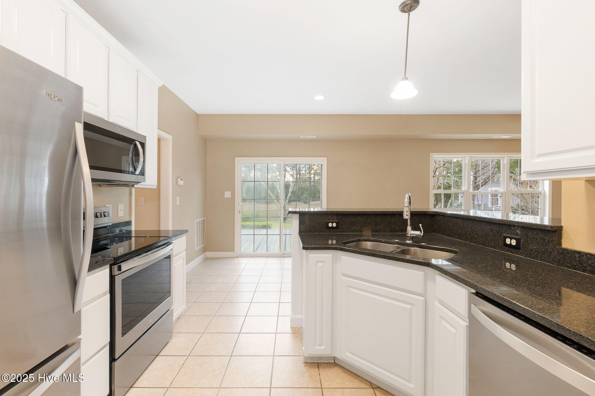 111 Plantation Circle Beaufort, NC 28516 - Photo 12 of 62 Kitchen