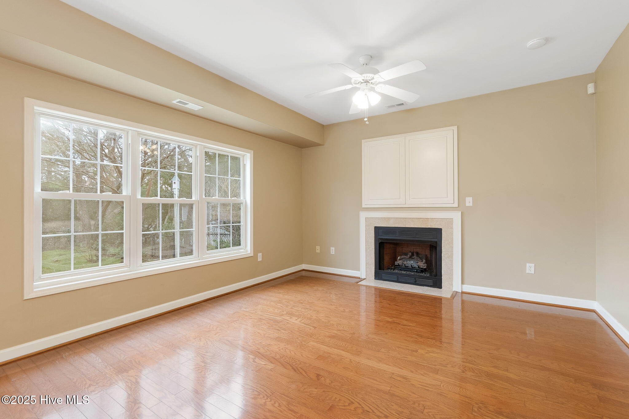 111 Plantation Circle Beaufort, NC 28516 - Photo 20 of 62 Great room