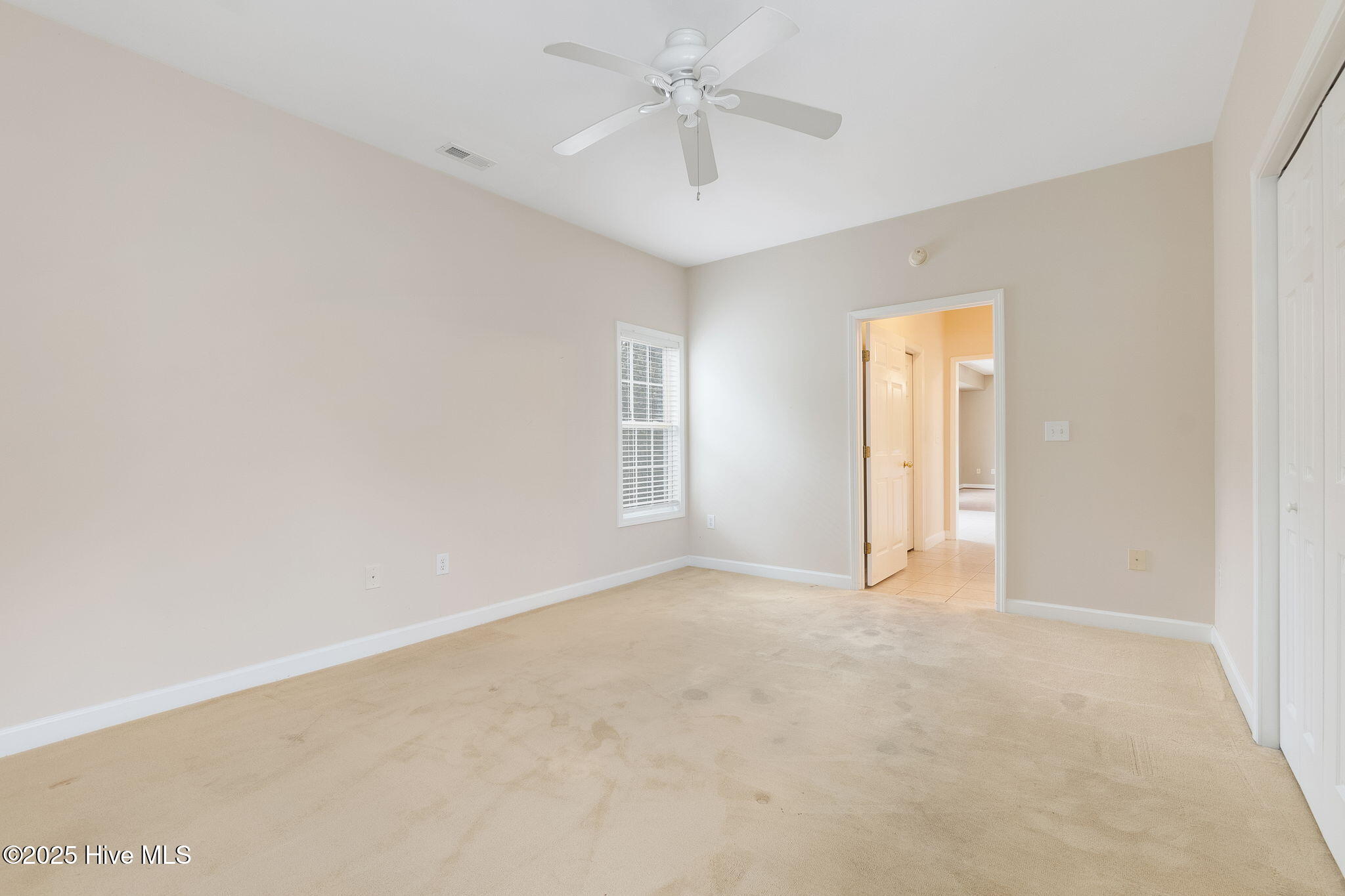 111 Plantation Circle Beaufort, NC 28516 - Photo 22 of 62 Downstairs bedroom