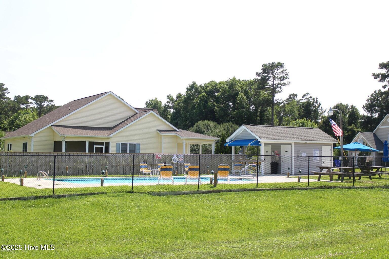 111 Plantation Circle Beaufort, NC 28516 - Photo 55 of 62 Neighborhood pool