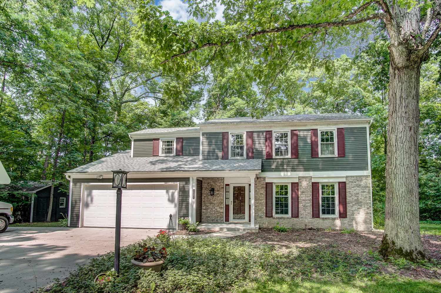 1121 Simon Road Huntertown, IN 46748 - Photo 1 of 35