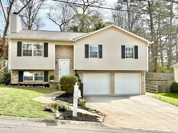 $400,000 | 1428 Waynesboro Lane, Knoxville, TN 37923