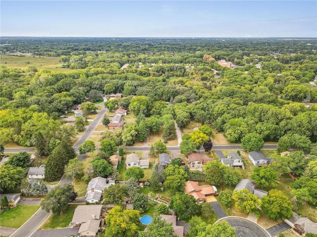 $279,999 | 7527 Newton Avenue North, Brooklyn Park, MN 55444