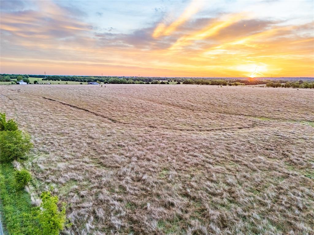 950 Old Ida Road Sherman, TX 75090 - Photo 6 of 15 a view of an ocean beach