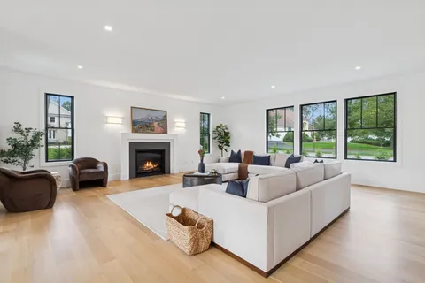 $2,799,000 | 110 Crescent Court, Wading River, NY 11792