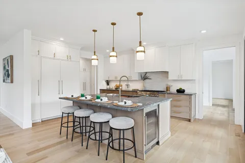 $2,799,000 | 110 Crescent Court, Wading River, NY 11792