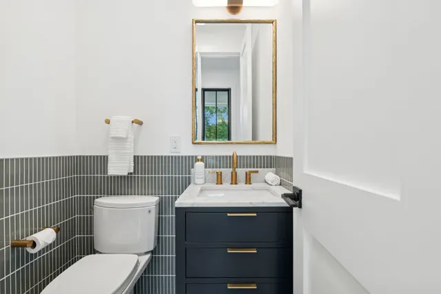 $2,799,000 | 110 Crescent Court, Wading River, NY 11792