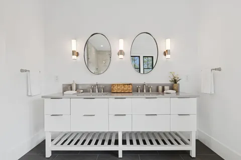 $2,799,000 | 110 Crescent Court, Wading River, NY 11792