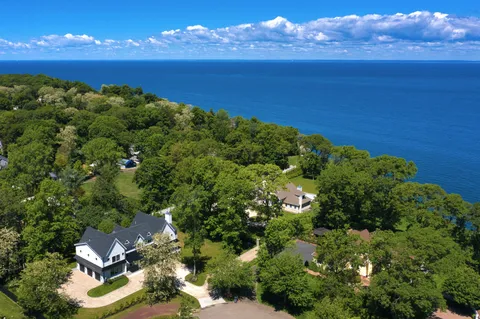 $2,799,000 | 110 Crescent Court, Wading River, NY 11792